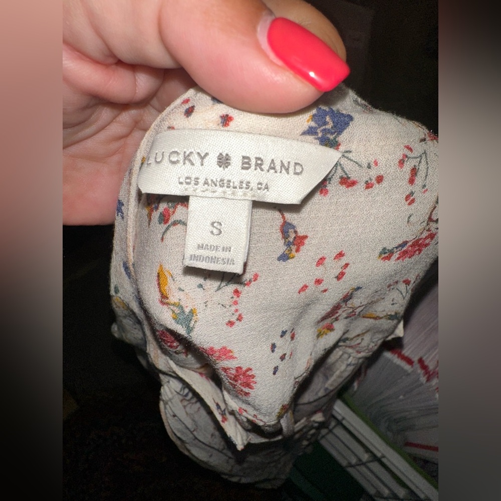 🌸🌼LUCKY BRAND Floral Print Women's Top - Picture 9 of 10